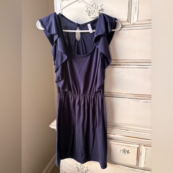 Jersey Knit Ruffled Sleeve Dress - Picture 2 of 4